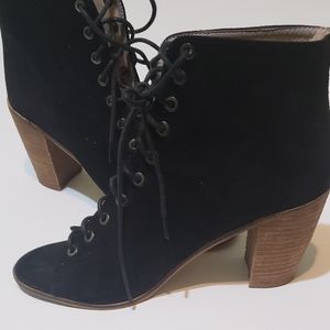Catherine Malandrino lace up bootie jerzinie sz 9